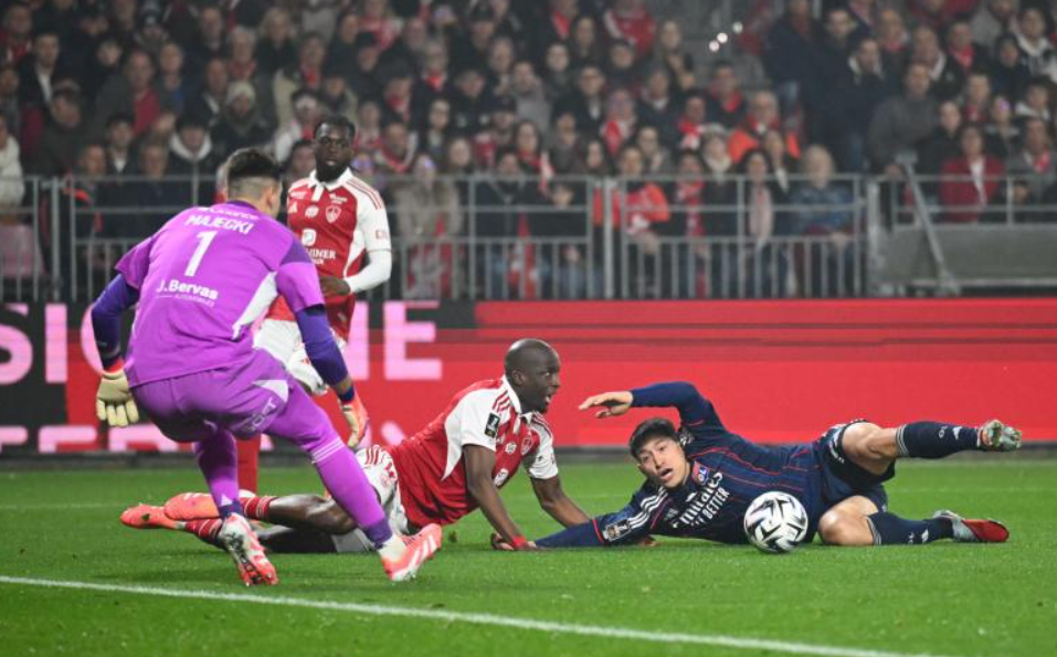 Brest vs Lyon (02:45 – 03/11) | Xem lại trận đấu