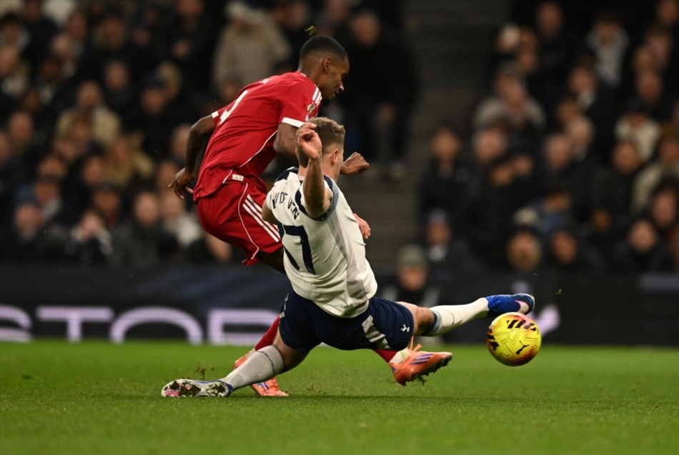 Tottenham vs Liverpool (00:30 – 21/12)