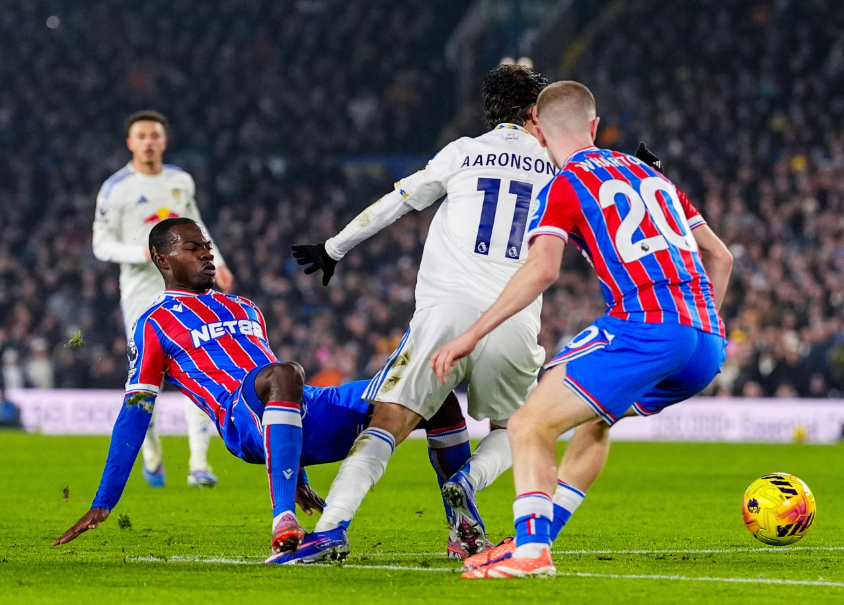 Leeds United vs Crystal Palace (03:00 – 21/12)