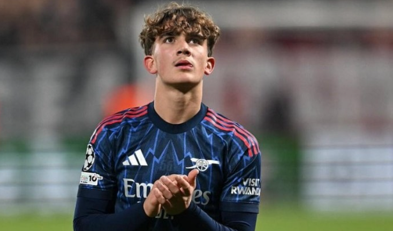 arsenal-them-ton-that-nang-ne-khi-than-dong-dowman-phai-ngoi-ngoai-dai-han